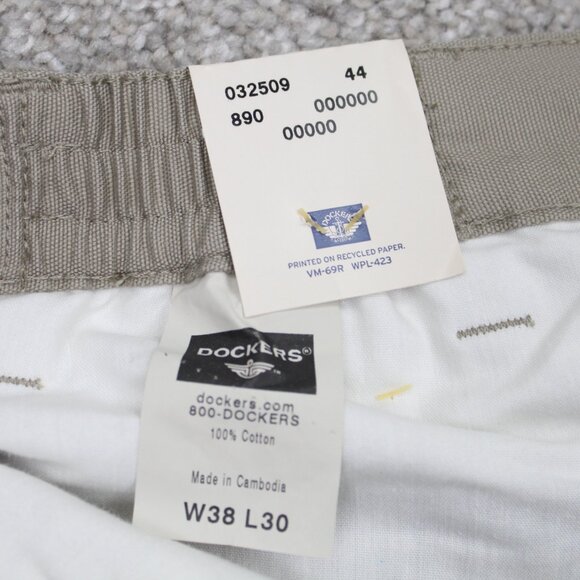 Dockers Chino Pants NWT Mens 38x30 Beige Pleated Stretch Waistband Straight Leg - Picture 11 of 13